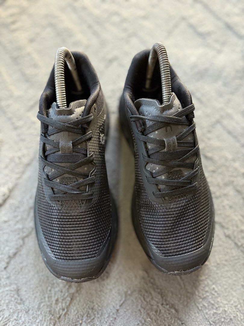 ON Running Cloudswift Black Swiss Engineering Running Shoes (Category: Sneakers) located in Lapu Lapu. Submitted by jadegodine04736 (Listing ID 1464282854, Image 2). Description: - ON Running Cloudswift Shoes - Color: Black - Size: US W6 / EU37 / UK4 / JP23 - Swiss Engineering - Ideal for running and everyday wear - Comfortable and lightweight.