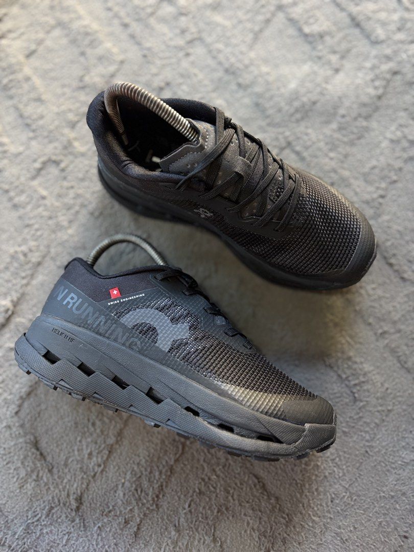 ON Running Cloudswift Black Swiss Engineering Running Shoes (Category: Sneakers) located in Lapu Lapu. Submitted by jadegodine04736 (Listing ID 1464282854, Image 1). Description: - ON Running Cloudswift Shoes - Color: Black - Size: US W6 / EU37 / UK4 / JP23 - Swiss Engineering - Ideal for running and everyday wear - Comfortable and lightweight.