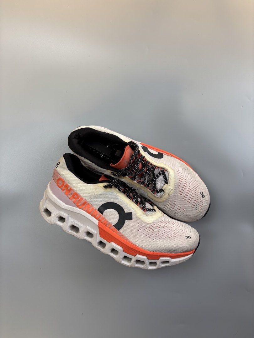 On Running Cloudswift Shoes White Orange (Category: Sneakers) located in Cagayan de Oro. Submitted by klebertaco53763 (Listing ID 1464159148, Image 1). Description: 43 -US 9.5 - 27.5 CM.