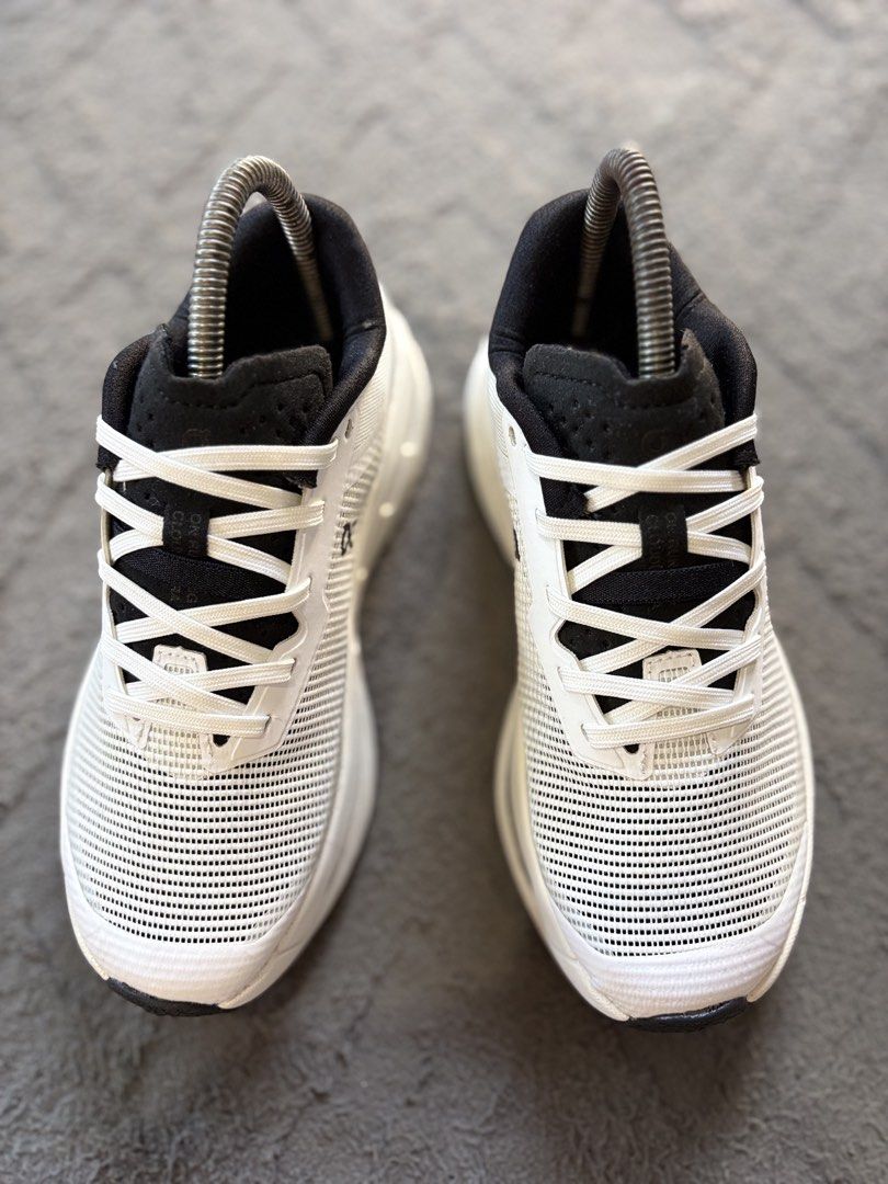 ON Running Cloudswift "White Black" Swiss Engineering Running Shoes (Category: Sneakers) located in Lapu Lapu. Submitted by jadegodine04736 (Listing ID 1464282652, Image 2). Description: - ON Running Cloudswift Shoes - Color: White and Black - Swiss Engineering - Size: US W 5.5 / EU 36.5 / UK 3.5 / JP 22.5 - Perfect for running or everyday wear - Features a clean, modern design.