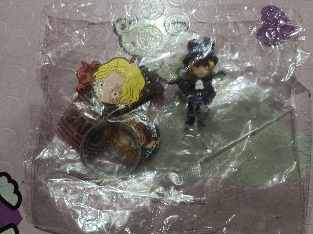 One piece characters (Category: Action & Battle Toys) located in Pasig City. Submitted by rednaxela_rich (Listing ID 1464312373, Image 2). Description: 17pcs bandai one piece minis character set.