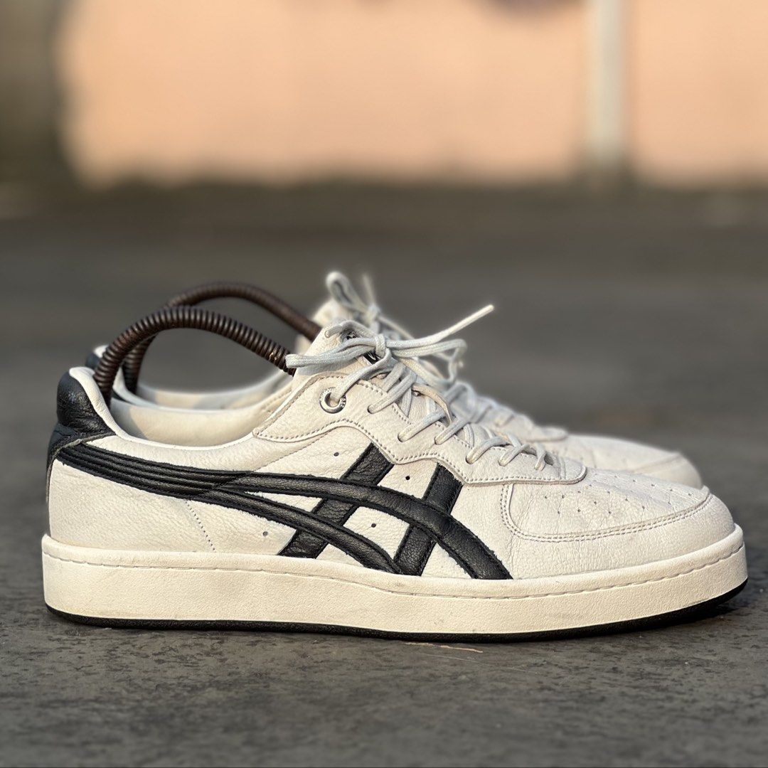 Onitsuka tiger GSM SD (Category: Sneakers) located in Pasig City. Submitted by store_4_all_season (Listing ID 1464288472, Image 1). Description: Size 8-8.5 us womens / 40 eu / 25cm Used - Very good condition No issue 📩📩📩.