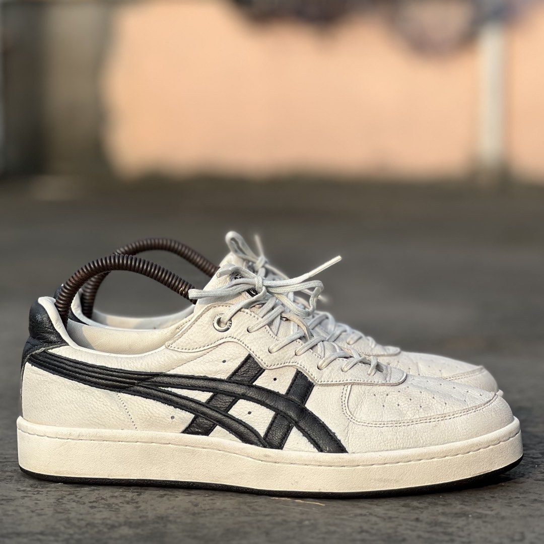 Onitsuka tiger GSM SD (Category: Sneakers) located in Pasig City. Submitted by store_4_all_season (Listing ID 1464288472, Image 3). Description: Size 8-8.5 us womens / 40 eu / 25cm Used - Very good condition No issue 📩📩📩.