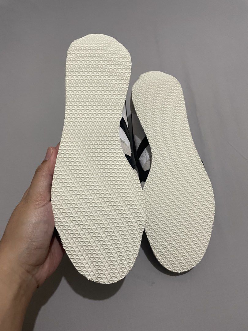 Onitsuka Tiger Runspark White Black Sneakers (Category: Sneakers) located in Pasig City. Submitted by gaps.dg (Listing ID 1464348526, Image 3). Description: - Bought in Japan - White leather with iconic black stripes - Never been used - with Box - Comfortable and stylish for daily wear .