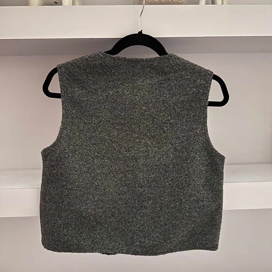 OPEN YY TheOpen Product Patchwork Vest (Category: Sleeveless) located in Quezon City. Submitted by snsn00 (Listing ID 1464260137, Image 3). Description: Bought from ssense for around 11k I think. Used once. Size 1 (please see last photo for sizing and composition details) rfs: i dont use it! bought this when open yy was still theopen product so its been with me around 3 years but used once lang hahahuhu so selling lowwww.