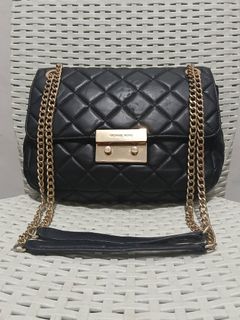 (Category: ) located in . Submitted by jecelstylebags (Listing ID 1464290429, Image 1). Description: .