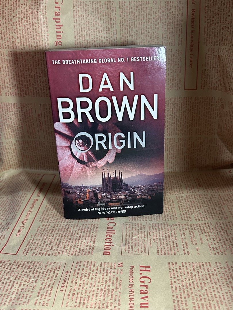 Origin by Dan Brown (Category: Storybooks) located in Bacoor. Submitted by vousnousvoyez (Listing ID 1464236965, Image 1). Description: - very minimal tanning and foxing - authentic, read once or twice only with spine crease mop: gcash/bank transfer mod: lalamove, jnt loc: bacoor.