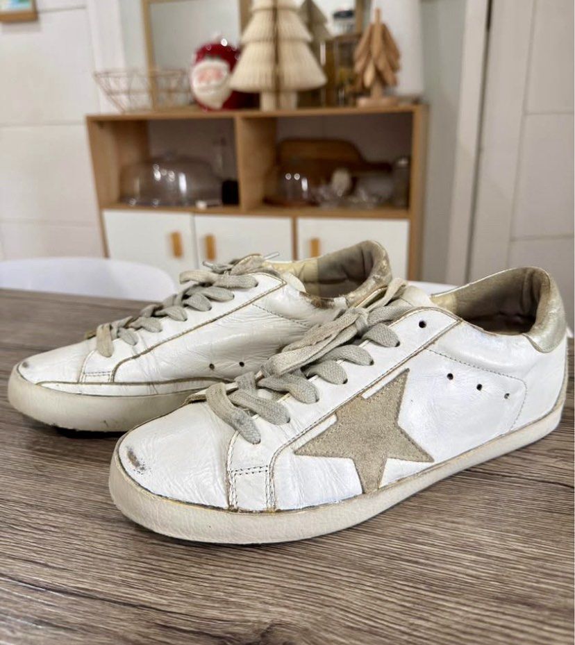 Original GGDB Silver Tab Logo Distressed Sneaker Shoes 👟 (Category: Sneakers & Footwear) located in Cebu City. Submitted by luxurycollectionhouse (Listing ID 1464179423, Image 3). Description: Size 39EU(24.5 CM)..