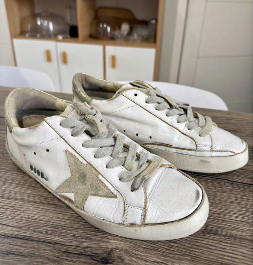Original GGDB Silver Tab Logo Distressed Sneaker Shoes 👟 (Category: Sneakers & Footwear) located in Cebu City. Submitted by luxurycollectionhouse (Listing ID 1464179423, Image 1). Description: Size 39EU(24.5 CM)..