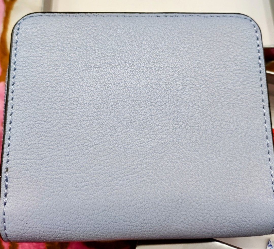 Original Nine West Short Wallet with Box (Category: Wallets & Card holders) located in General Trias. Submitted by dexieshop (Listing ID 1464159792, Image 3). Description: *Authentic Nine West Short Wallet *Color: Powder Blue * Bought US *Payment via Gcash, No COD *Delivery via J&T, Grab or Lalamove *Shipping Fee c/o Buyer.