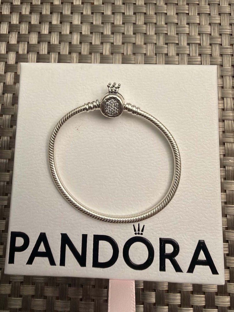 Original Pandora (Category: Bracelets) located in Muntinlupa City. Submitted by dielaine (Listing ID 1464153716, Image 2). Description: Never used Rfs: size is too small for my Daughter Size 14” (Padala from u.s) .