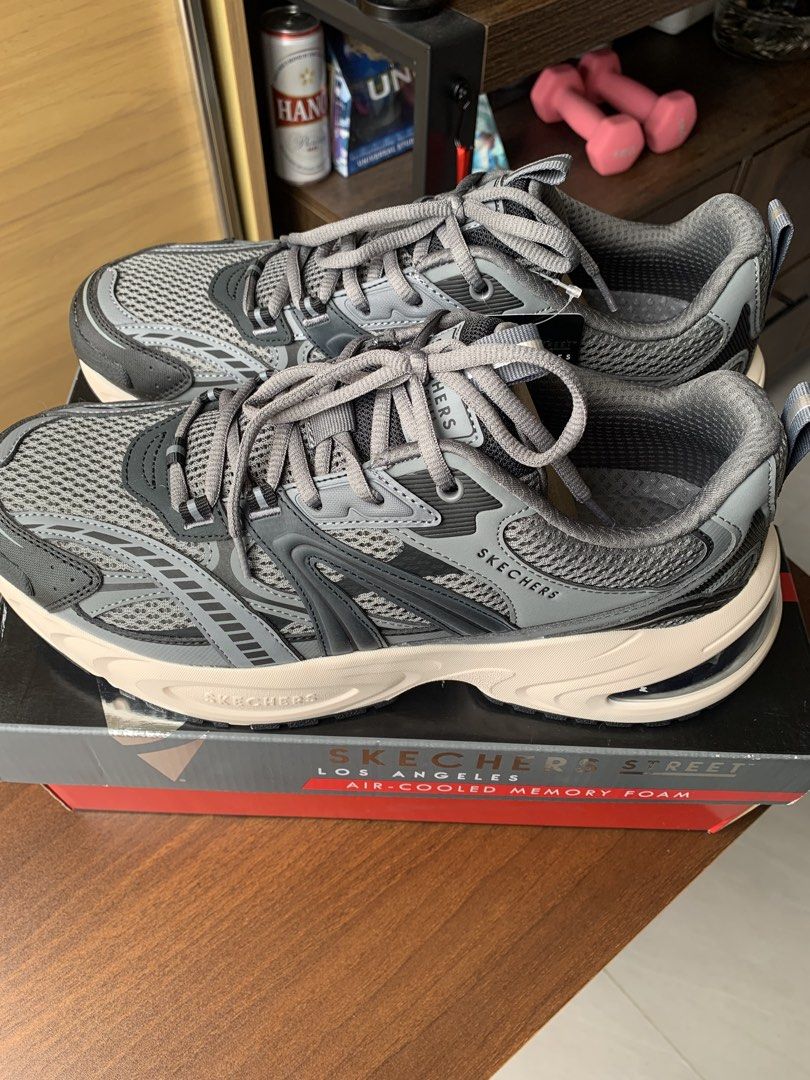 Original Skechers (Category: Casual Shoes) located in Quezon City. Submitted by arbyyy (Listing ID 1464190330, Image 1). Description: Brand new. Never used..