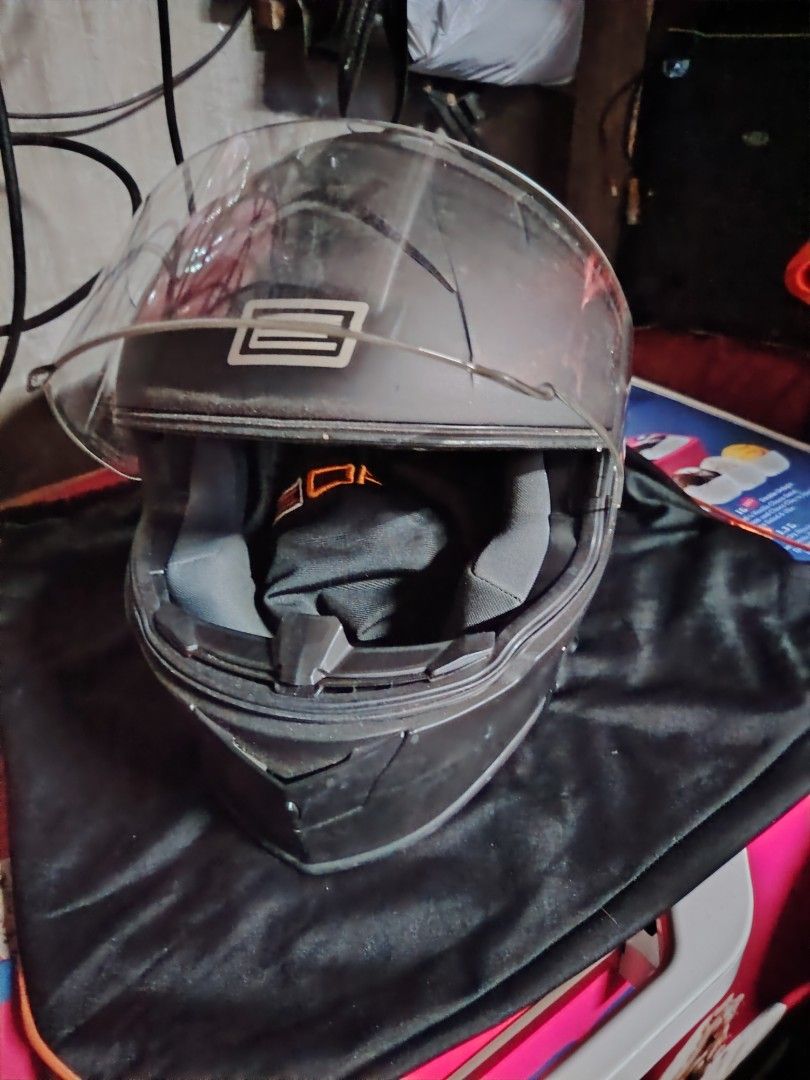 Origine Helmet Black size Large (Category: Helmets and other Riding Gears) located in Makati City. Submitted by sakura728 (Listing ID 1464315103, Image 1). Description: Back ride helmet 5 times lng nagamet ng asawa ko tumaba na. Kasi yung pisngi nya kaya di na. Kasya sa muka nyaay kunti gas gas kasi. Na sandal. Sa pader Original price P. 5.500 di amoy mabaho kasi 5 times lng nagamet kaya good as new sya pm sa interested 09053240283.