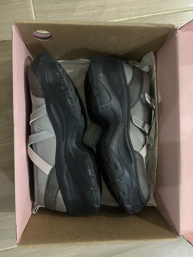 OTZ Mary Jane Platform Sneakers (Category: Sneakers) located in Manila. Submitted by tobiocchi (Listing ID 1464167057, Image 1). Description: - Size: US 7.5 (EUR 39, CM 24.5) - Best fits 7w - Condition: Comes in original box - Has flaws around the straps, can send pics.