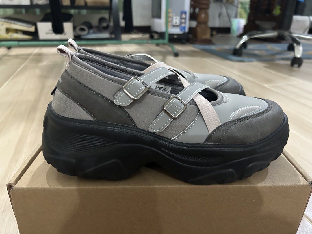 OTZ Mary Jane Platform Sneakers (Category: Sneakers) located in Manila. Submitted by tobiocchi (Listing ID 1464167057, Image 2). Description: - Size: US 7.5 (EUR 39, CM 24.5) - Best fits 7w - Condition: Comes in original box - Has flaws around the straps, can send pics.
