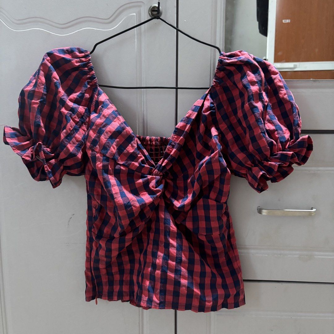 Overseas Smocked Puff Plaid Top (Category: Blouses) located in Binan City. Submitted by mypreloved_haul (Listing ID 1464177123, Image 1). Description: .