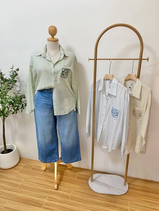 Oversized Polo (LOEWE Striped ) (Category: Shirts) located in Mandaluyong City. Submitted by jennliao (Listing ID 1464345378, Image 3). Description: BKK overisized Polo Bust up to 43".