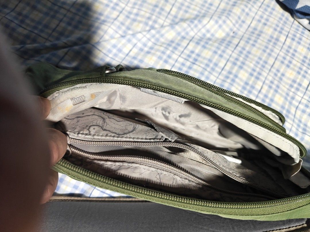 Pacsafe Venturesafe 150cm Sling pack Olive Green (Category: Sling Bags) located in Quezon City. Submitted by bagsareus428 (Listing ID 1464318802, Image 2). Description: - Pacsafe Venturesafe sling bag - Color: Olive Green - Features multiple zippered compartments for organization - Adjustable and padded strap for comfort - Ideal for travel or everyday use 3 zip compartments multiple zip organizers inside top hook handle RFID water resistant light