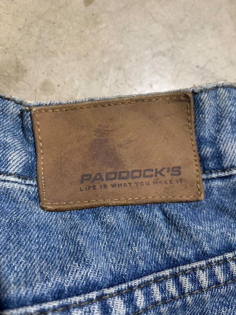 Paddock's Jeans Size 29 (Category: Jeans) located in Cavite. Submitted by noriegayou99586 (Listing ID 1464138090, Image 1). Description: - Paddock's classic blue denim jeans - Size 29 - Leather patch on back shows some wear - Label inside confirms size and brand - Good for everyday wear.