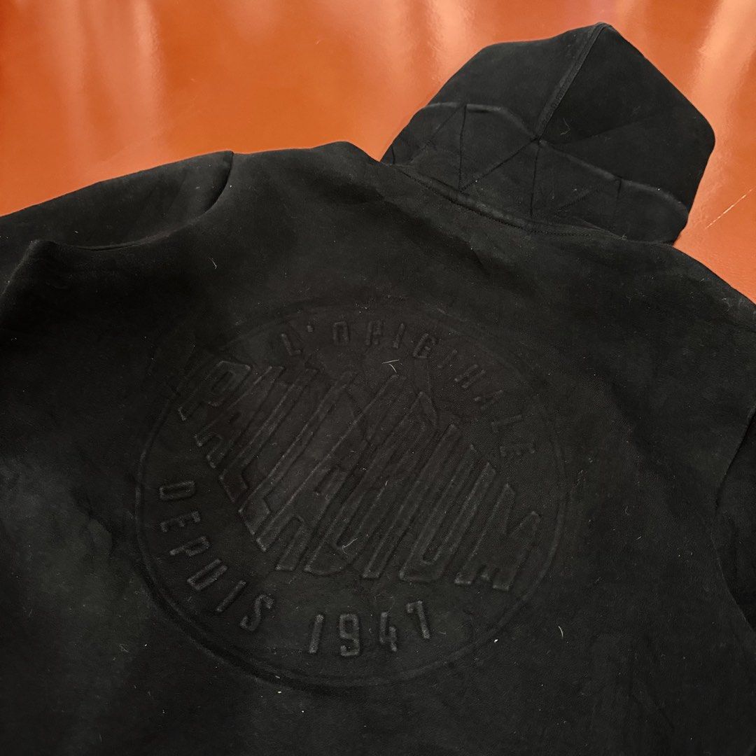 PALLADIUM TECH HOODIE (Category: Hoodies) located in Pasig City. Submitted by buzzthrifty (Listing ID 1464241776, Image 3). Description: SIZE M-L 22x27 EXCELLENT CONDITION .