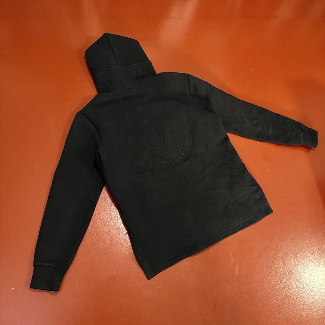 PALLADIUM TECH HOODIE (Category: Hoodies) located in Pasig City. Submitted by buzzthrifty (Listing ID 1464241776, Image 2). Description: SIZE M-L 22x27 EXCELLENT CONDITION .