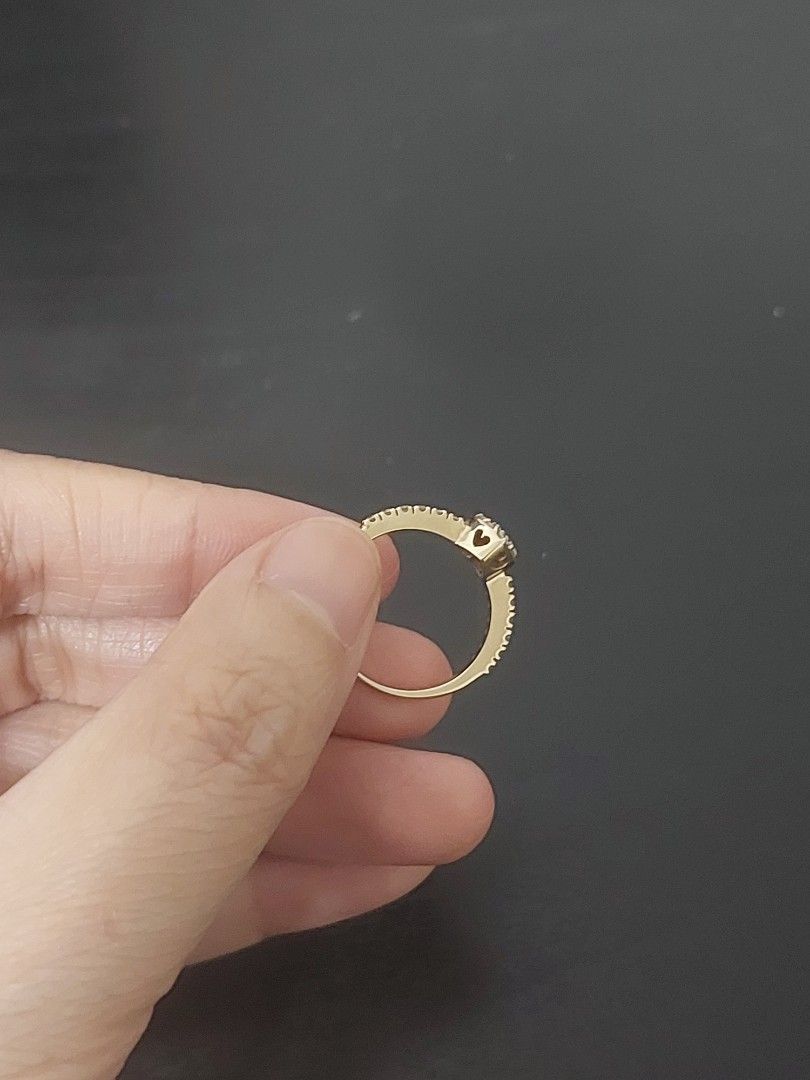 Pawnable Gold Heart Ring (Category: Rings) located in Manila. Submitted by gpmendoza28 (Listing ID 1464263281, Image 1). Description: 💗 FOR SALE — 18K GOLD HEART RING Heart Diamond Ring Japan Rose Gold 18K 0.30 Carat Natural Diamonds — stamped Size 4.5 2.3g Pawnable ₱16,500 FIXED PRICE Location: Cabuyao, Laguna If malayo po kayo or hindi feasible ang location, please don’t PM anymore para hindi na rin po tayo parehong mag-aksaya ng time. Thank y