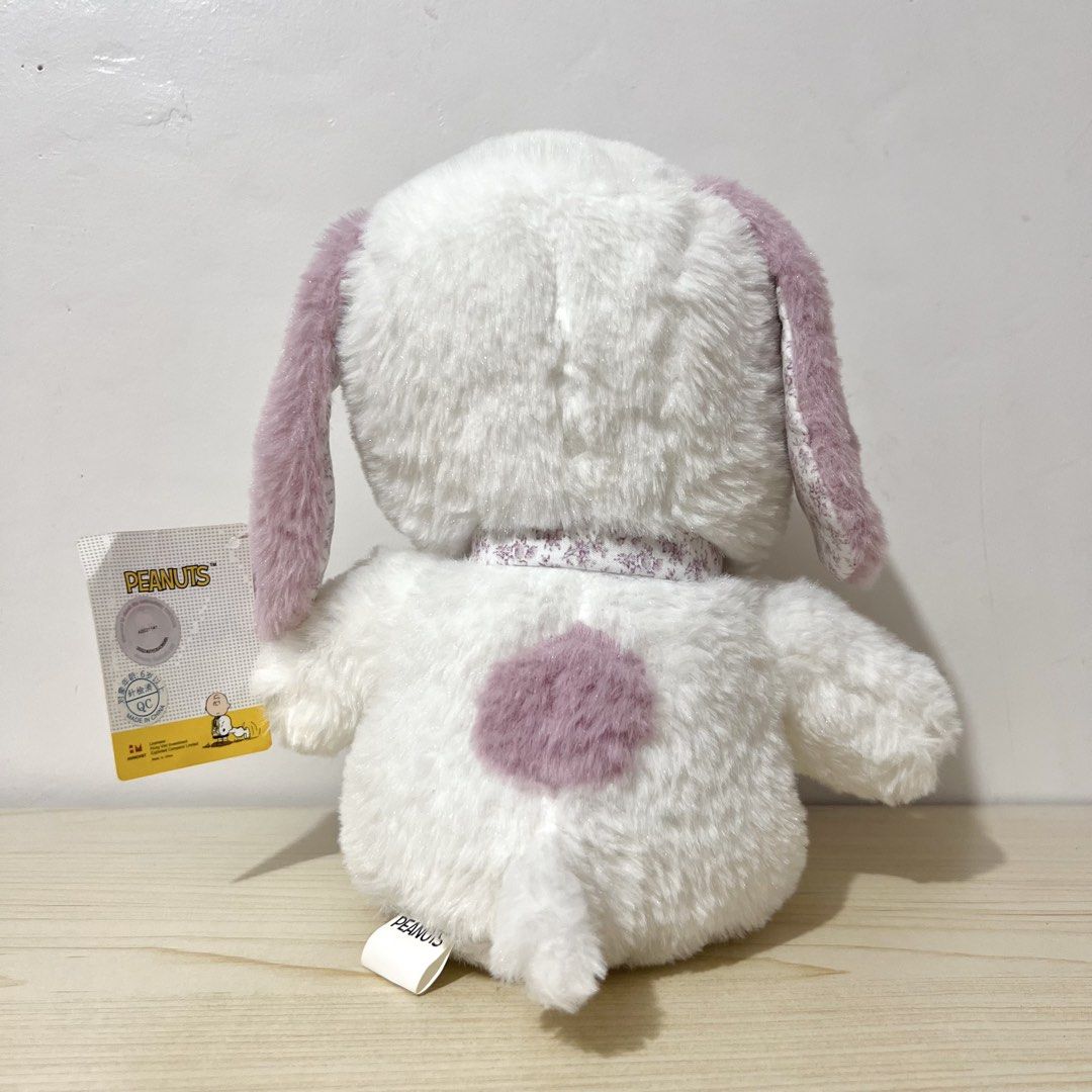 Peanuts Snoopy Sitting Plush height: 22cm - Php 350 (Category: Character Goods) located in Davao. Submitted by pandorastoybox (Listing ID 1464353886, Image 3). Description: Peanuts Snoopy Sitting Plush height: 22cm - Php 350.