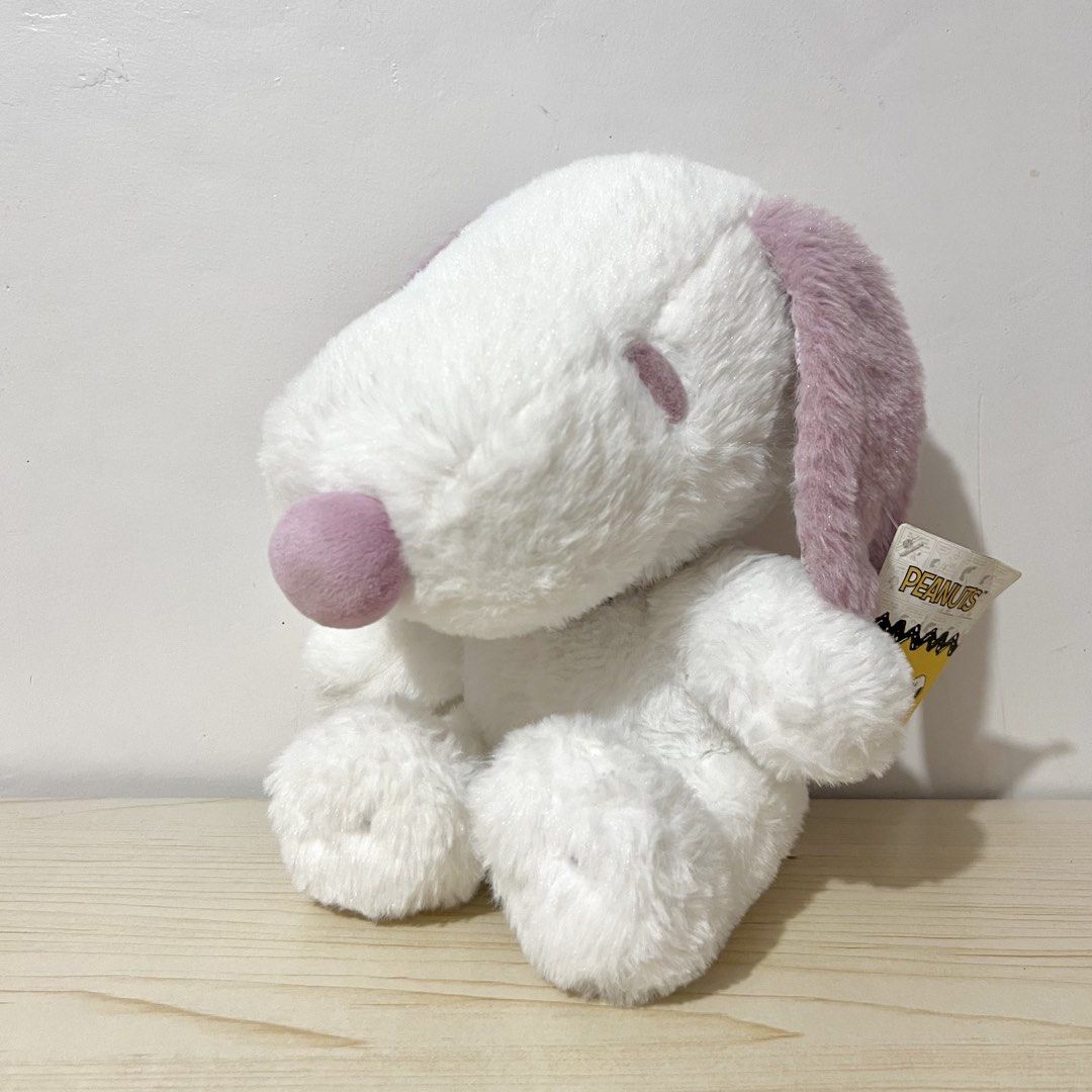 Peanuts Snoopy Sitting Plush height: 22cm - Php 350 (Category: Character Goods) located in Davao. Submitted by pandorastoybox (Listing ID 1464353886, Image 1). Description: Peanuts Snoopy Sitting Plush height: 22cm - Php 350.