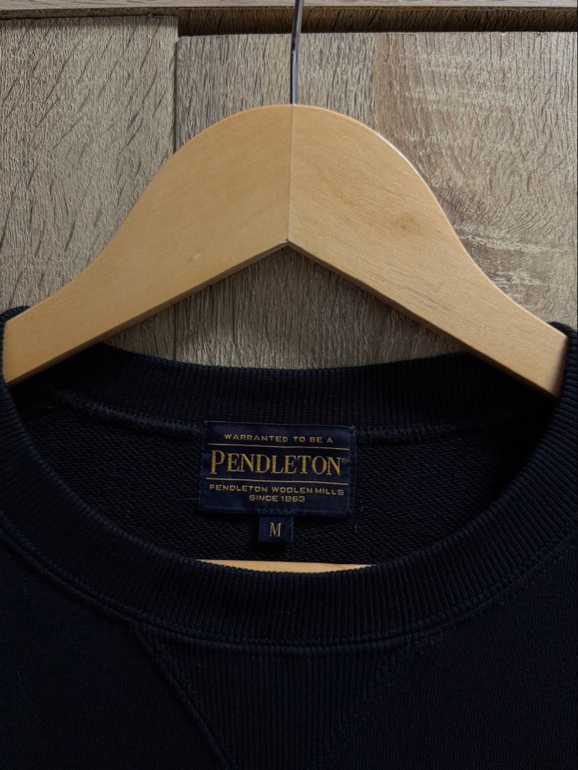 Pendleton Crewneck Sweatshirt (Category: Coats, Jackets and Outerwear) located in Imus. Submitted by rckrmns (Listing ID 1464321848, Image 3). Description: Pendleton Crewneck Sweatshirt Size M W- 23 L- 27 Good as New .