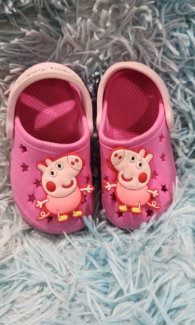 Peppa pig slipper (Category: Babies & Kids Fashion) located in Baguio. Submitted by swiftstone_d709db (Listing ID 1464169984, Image 1). Description: in excellent condition.