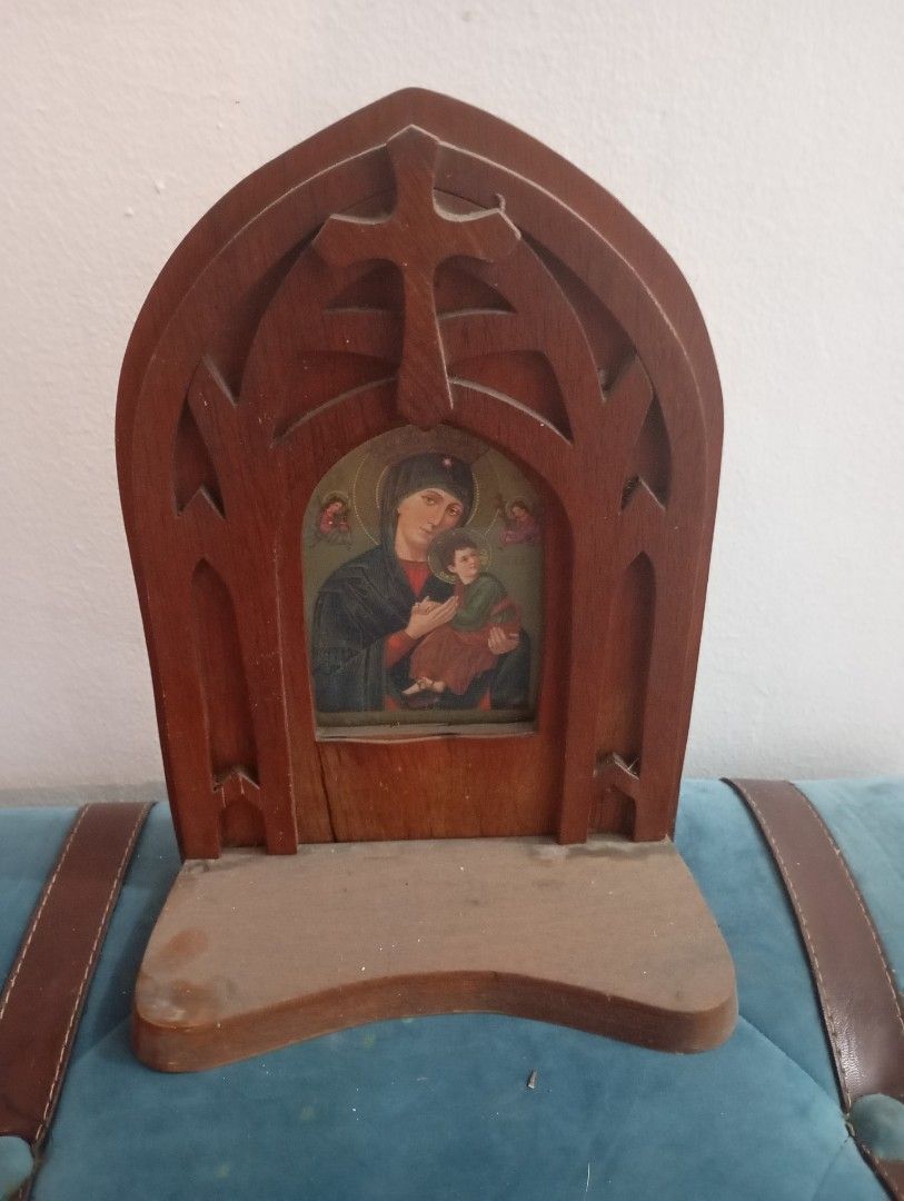 Perpetual help cathedral display (Category: Religious Items) located in Las Pinas. Submitted by the_recycle_shop (Listing ID 1464161698, Image 1). Description: Vintage 10 inches tall.