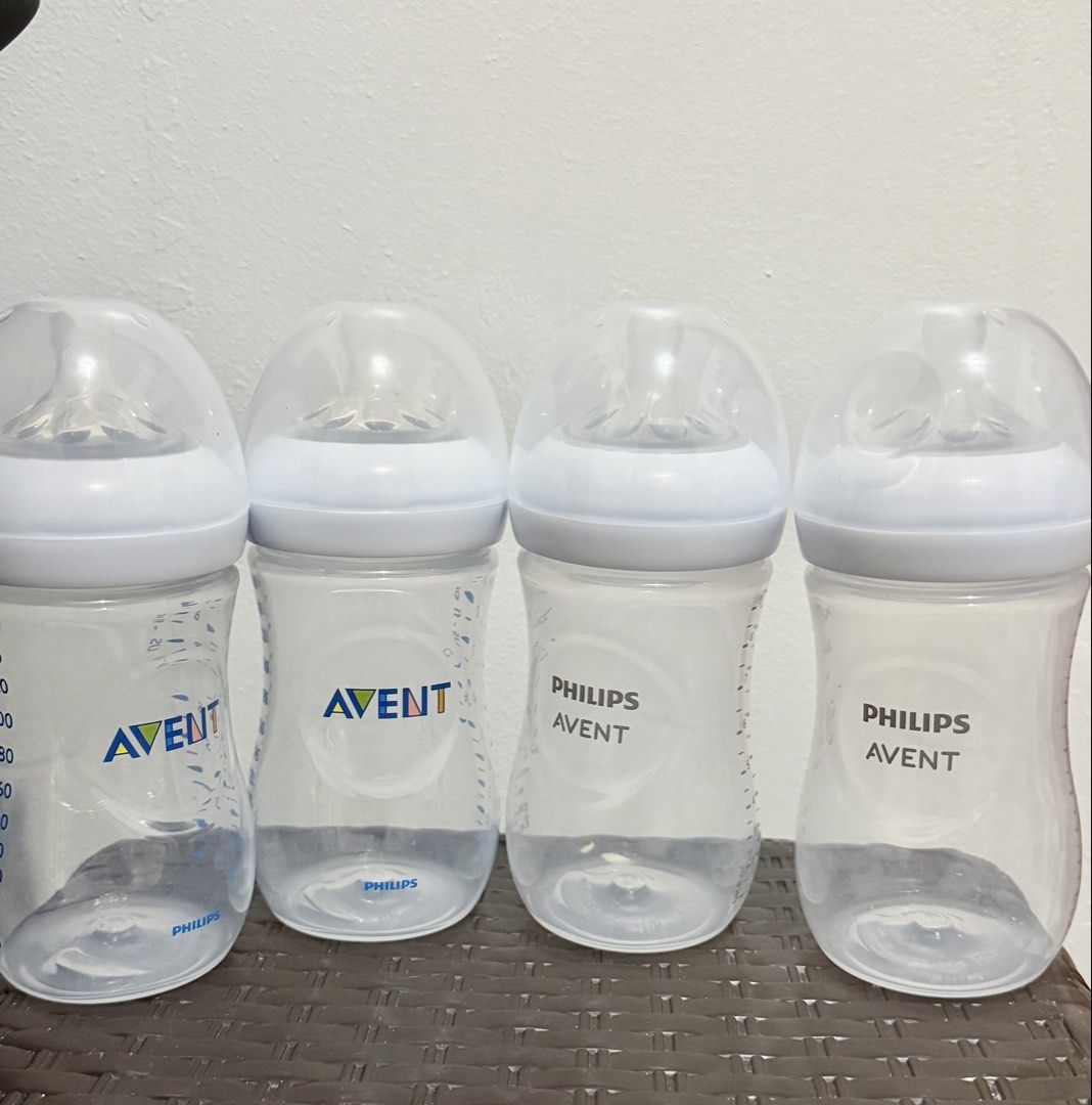 Philips Avent Baby Bottles (4 pcs) (Category: Breastfeeding & Bottle Feeding) located in Manila. Submitted by hawyuduwin (Listing ID 1464240676, Image 2). Description: BRAND NEW Exclusive breastfeeding -direct latch po ako - Set of 4 Philips Avent Classic Anti-Colic Baby Bottles - Designed to reduce colic and fussing - Includes various nipple flow rates (indicated on box) - Suitable for newborns and up - Clear bottles with easy-to-read measuremen