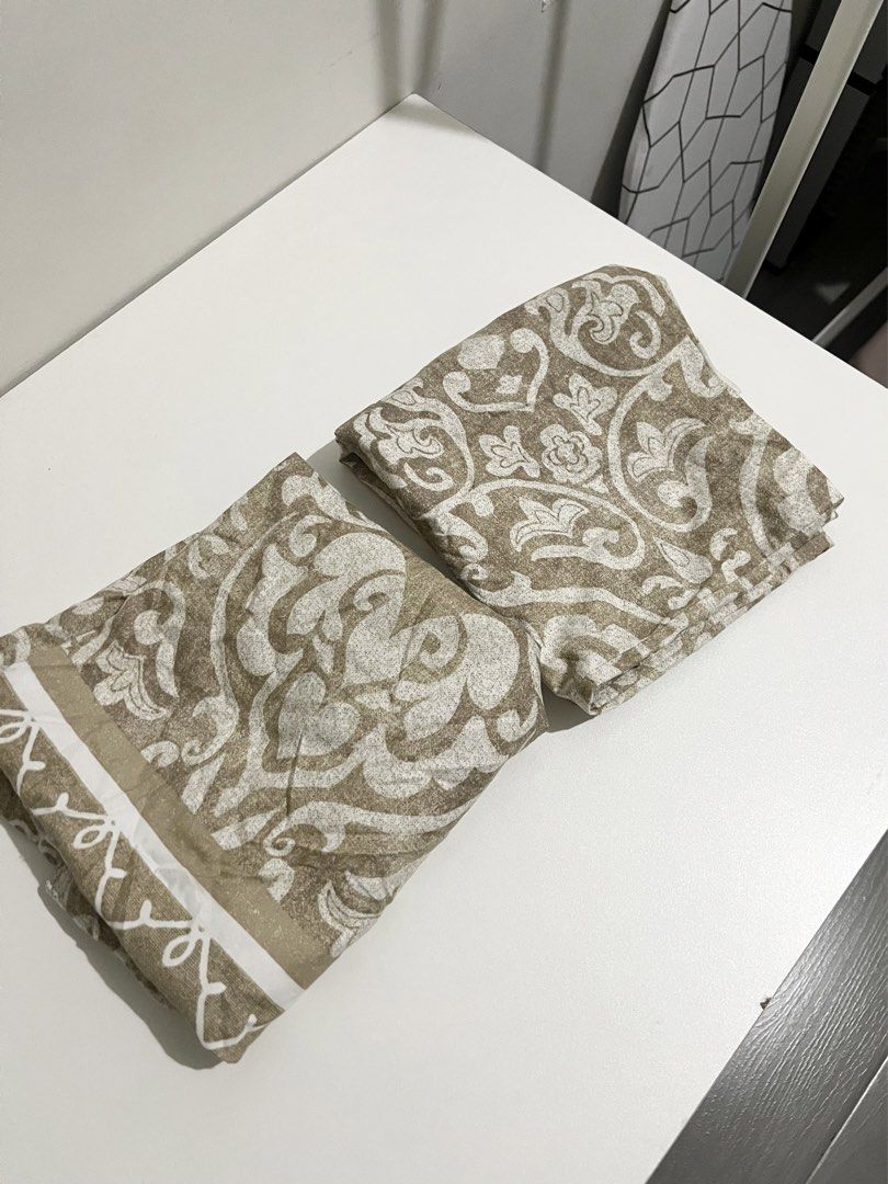 Pillow cover (king size) (Category: Bedding & Towels) located in Quezon City. Submitted by styleandcomfort (Listing ID 1464292632, Image 2). Description: Message me for inquiries 😊.