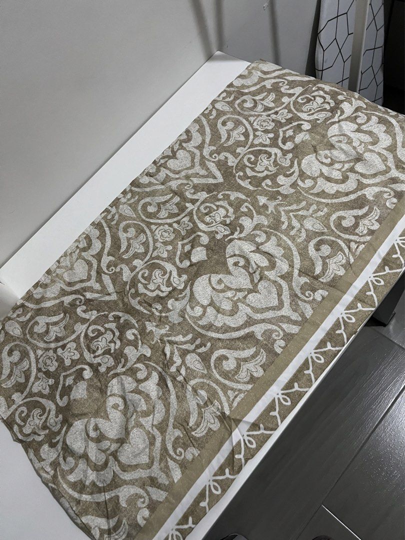 Pillow cover (king size) (Category: Bedding & Towels) located in Quezon City. Submitted by styleandcomfort (Listing ID 1464292632, Image 1). Description: Message me for inquiries 😊.