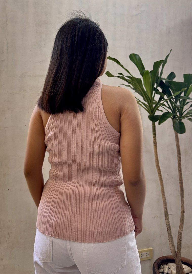 pink chinese collared top (Category: Sleeveless) located in Tuguegarao City. Submitted by rerack.ph (Listing ID 1464225219, Image 2). Description: -pastel pink -size is small to medium - ribbed top - chinese collar - stretchable NO COD PRICE + SF.