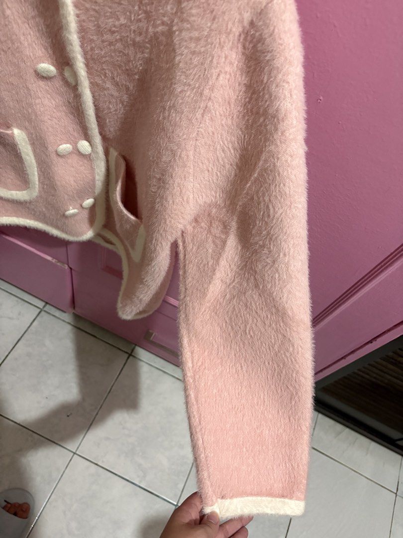 Pink Fur Blazer (Category: Coats, Jackets and Outerwear) located in Pasig City. Submitted by raineeamber (Listing ID 1464160765, Image 3). Description: -small to medium - worn once .