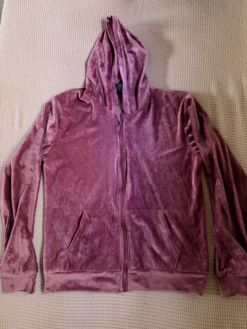 pink velour tracksuit set (Category: Sets or Coordinates) located in Daraga. Submitted by littlemissdeclutter.wtme (Listing ID 1464212220, Image 1). Description: top - Long-sleeve zip-up hoodie, front pockets, and a cropped-style waistband. Bottom - Matching straight-leg lounge pants with a stretchy waistband. Fabric- Soft velour or velvet-like fabric with a washed, cloudy finish. Style- Y2K-inspired, cozy loungewear, perfect for a casual matchin