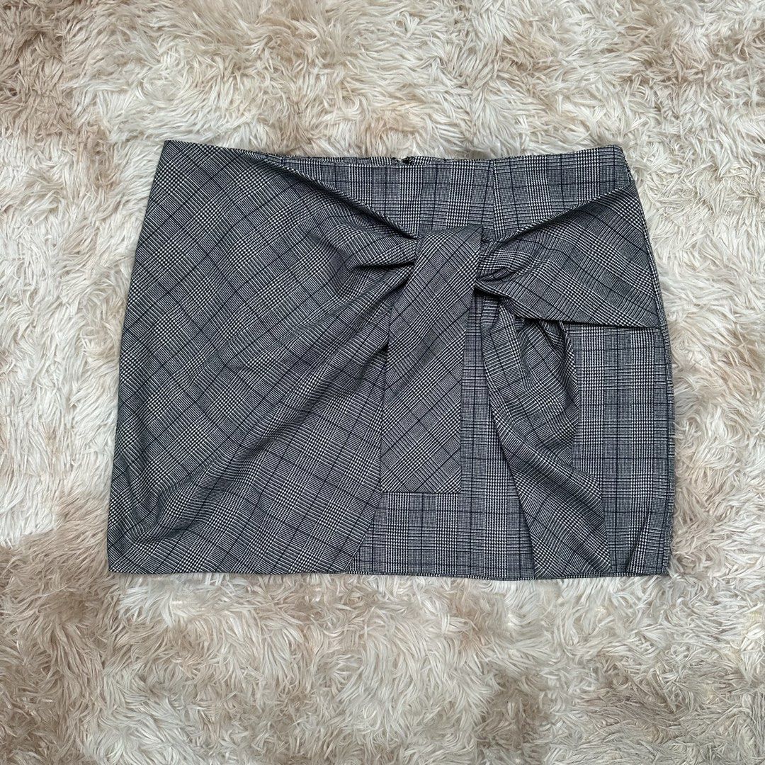 Plaid Tie Ribbon Skirt (Category: Skirts) located in Cainta. Submitted by tooonico (Listing ID 1464220477, Image 1). Description: RFS: Not my size anymore MOP: GCash/Maya/Maribank/UB.