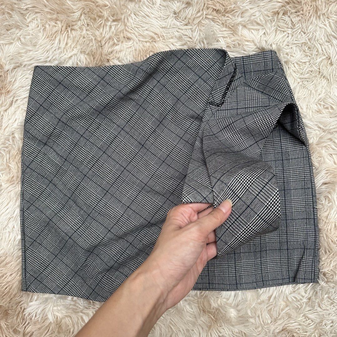 Plaid Tie Ribbon Skirt (Category: Skirts) located in Cainta. Submitted by tooonico (Listing ID 1464220477, Image 2). Description: RFS: Not my size anymore MOP: GCash/Maya/Maribank/UB.