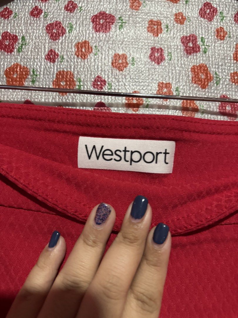 Plus size red skirt (Category: Skirts) located in Bacoor. Submitted by teneleven_apparel (Listing ID 1464281590, Image 2). Description: Measurement ( based on measure tape: 36-38x17L Condition: like new 📍 Jnt or lalamove.
