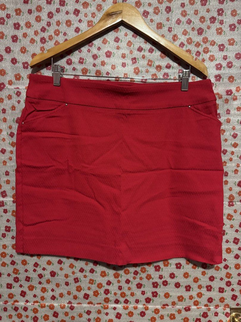 Plus size red skirt (Category: Skirts) located in Bacoor. Submitted by teneleven_apparel (Listing ID 1464281590, Image 1). Description: Measurement ( based on measure tape: 36-38x17L Condition: like new 📍 Jnt or lalamove.