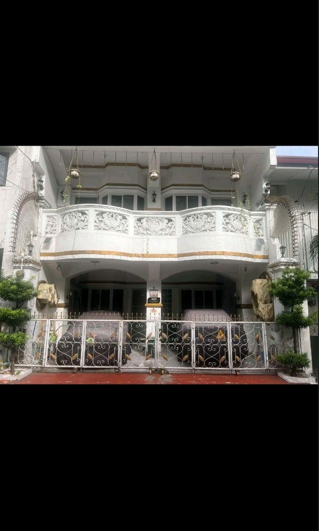 Poblacion Makati Rental (Category: House & Lot) located in Makati City. Submitted by harvesting_game (Listing ID 1464247540, Image 3). Description: along the higher street of the heart of Poblacion Makati so will definitely not flood 3 floors roofdeck half roofdeck with bar 6 bedrooms 4 bathrooms has very good water-proofing, does not leak as is where is perfect for staff house, etc. with 2 car parking slots.