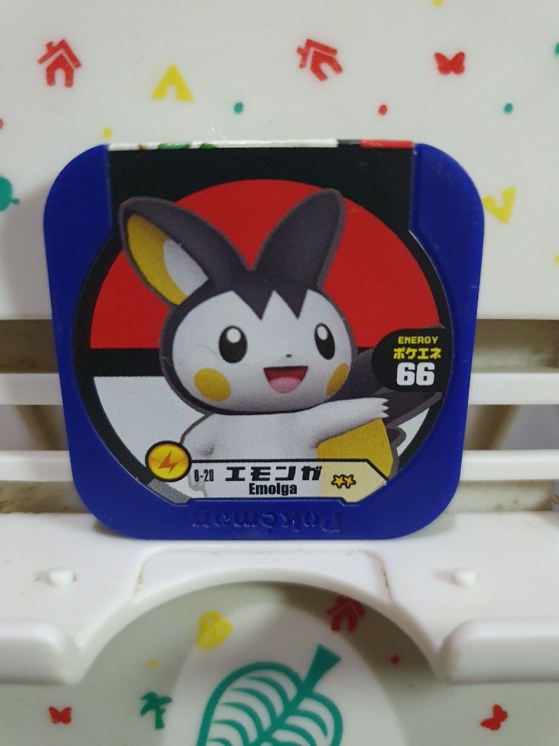 Pokemon Tretta Chip Emolga (Category: Character Goods) located in Quezon City. Submitted by collectionneursonline88 (Listing ID 1464207016, Image 1). Description: - Pokemon Emolga Energy - Number: 66/series - HP: 95 - Attacks: Spark, Discharge, Acrobatics - DEF: 54 - ATK: 65 - Ideal for collectors and players for collection only .Japan version not usable in Philippines arcade machines 🔄 Meetups Balintawak Camachile 7/11 Quezon City 🛵 Shipping :