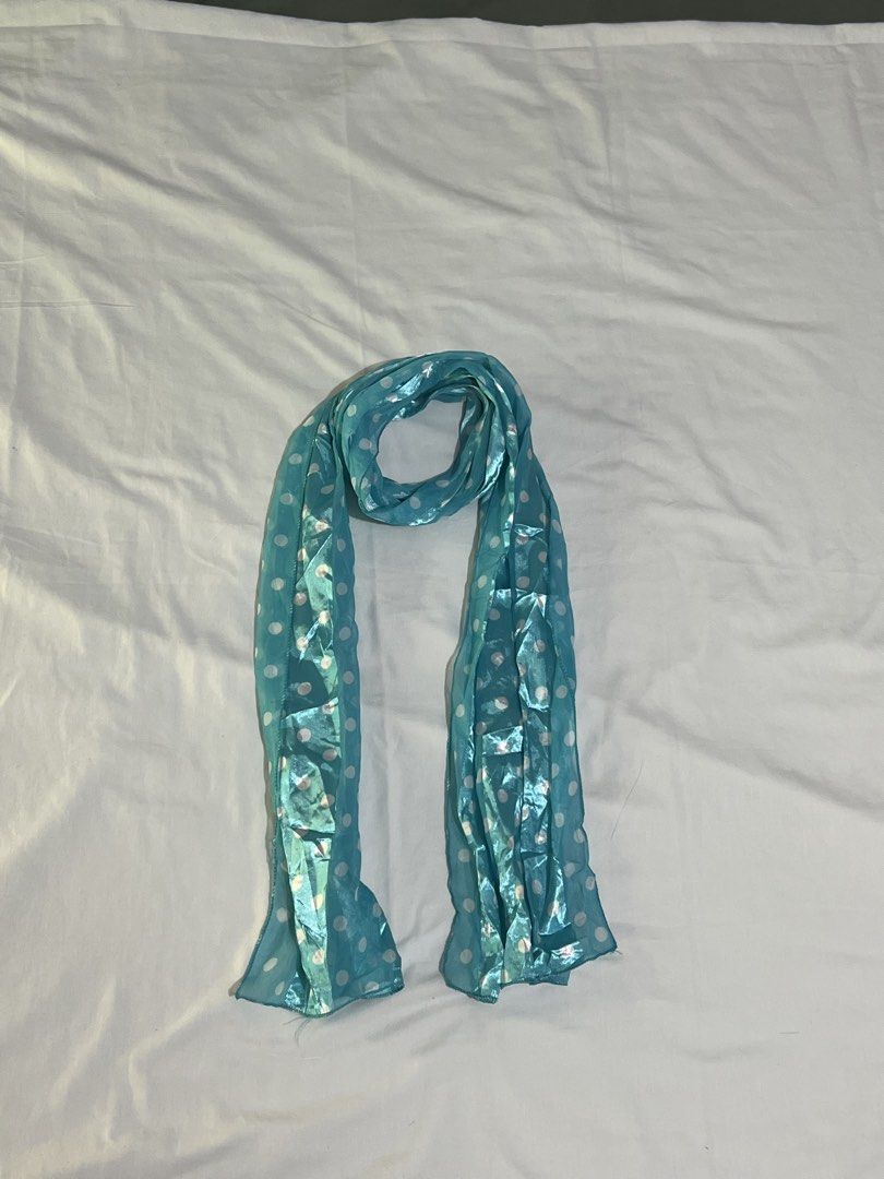 Polka Dot Aqua Multi use scarf (Category: Scarves) located in Bagabag. Submitted by segundavita (Listing ID 1464296586, Image 2). Description: .
