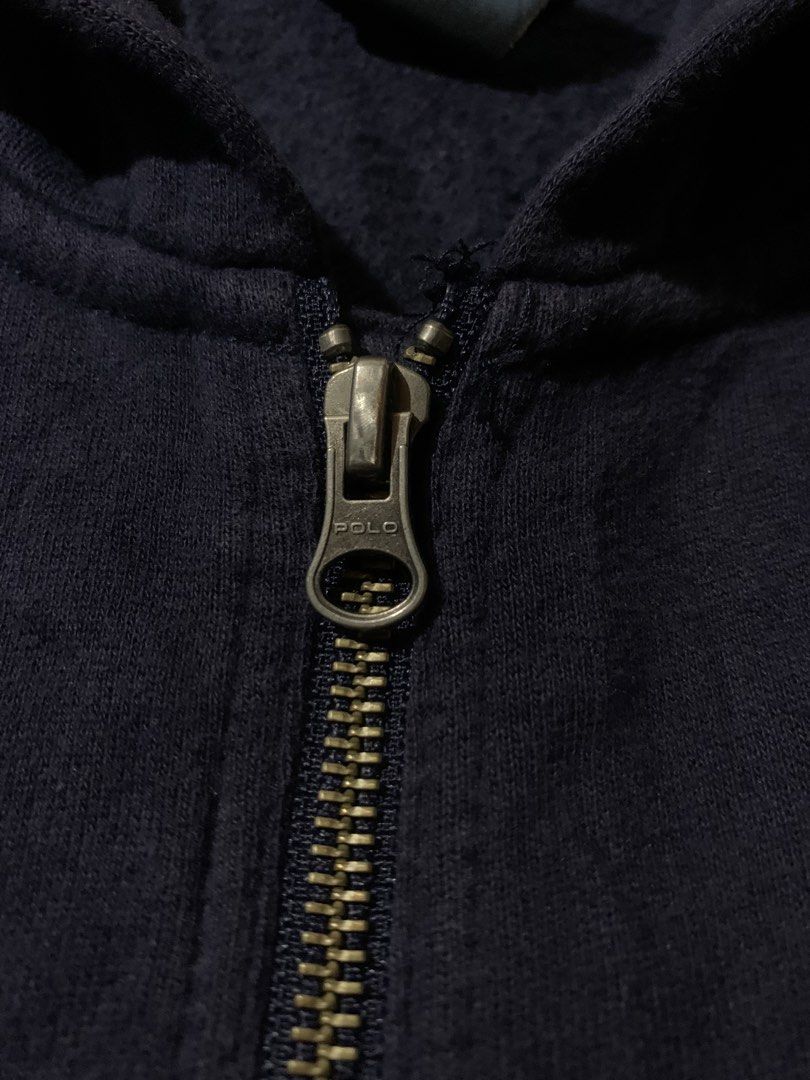 POLO RALPH LAUREN PULLOVER HOODIE (Category: Hoodies) located in Cavite. Submitted by thrift_2find (Listing ID 1464334876, Image 2). Description: no issue.