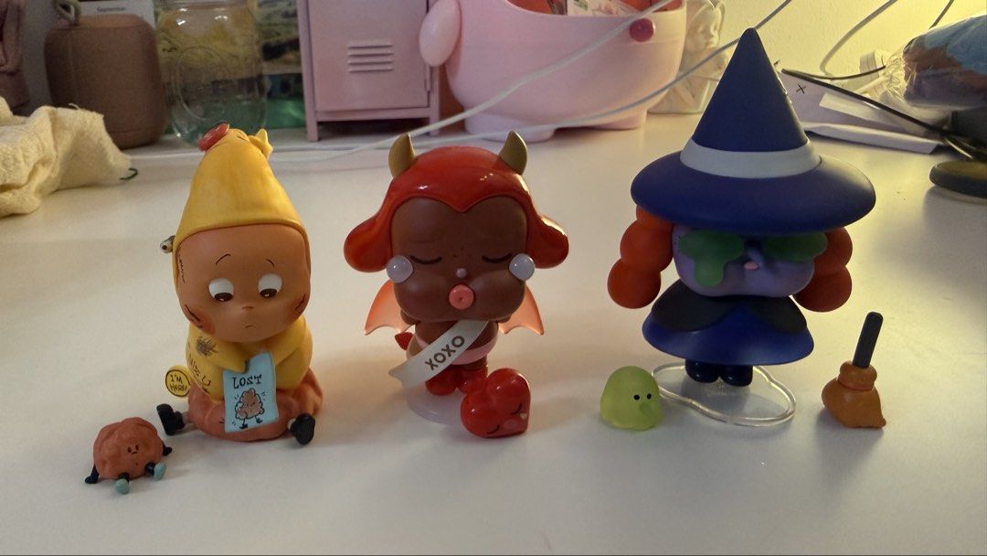 POPMART bundle FOR SALE (Category: Designer & Blind Box Toys) located in Quezon City. Submitted by tripletales (Listing ID 1464205119, Image 1). Description: - rfs need money for sylvanians -pencil mark on twinkle but can remove -lp 1.4k - can seperate.