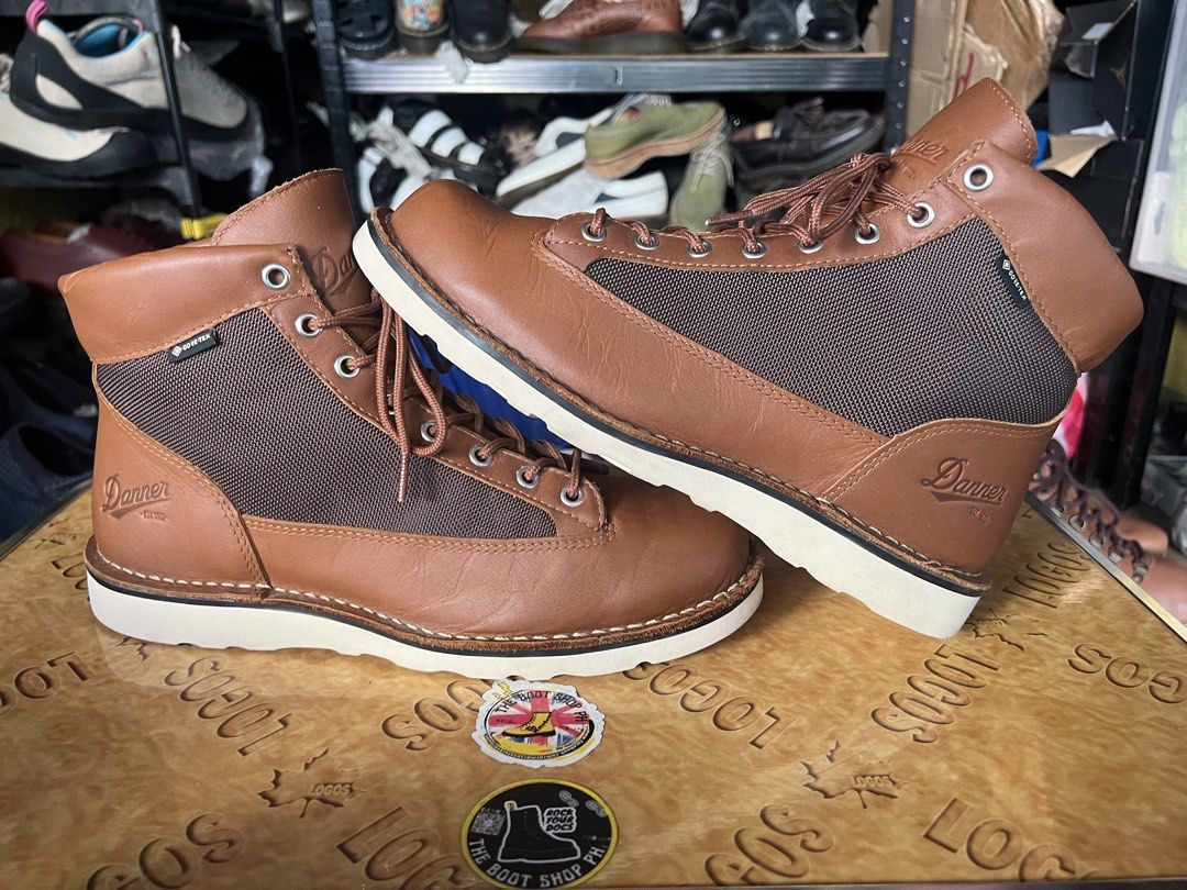 Porseyl Only DANNER GORE-TEX UK7.5 (Category: Boots) located in Manila. Submitted by babesdohaylo (Listing ID 1464209216, Image 3). Description: Porseyl Only DANNER GORE-TEX Available For Layaway Made in Vietnam UK7.5 US M8 EU41 JP26 P5,999 In Good Condition Location: Bambang Market Tondo Manila Stall # 8 Message po muna bago pumunta For more items visit the following FB Page: The Boot Shop Ph Dr. Martens Ph Sell/Swap Carousel App edsantos27 / ba