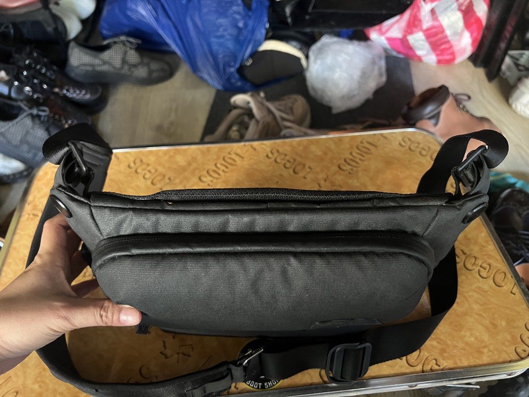 Porseyl Peak design Everyday Sling (Category: Sling Bags) located in Manila. Submitted by babesdohaylo (Listing ID 1464219510, Image 2). Description: Porseyl Peak design Everyday Sling Available For Layaway 8”height 12”width P 2,999 In Good Condition Location: Bambang Market Tondo Manila Stall # 8 Message po muna bago pumunta For more items visit the following FB Page: The Boot Shop Ph Dr. Martens Ph Sell/Swap Carousel App edsantos27 / babesdohay