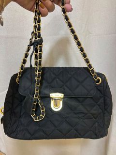(Category: ) located in . Submitted by luxthrifttuguegarao (Listing ID 1464317913, Image 1). Description: .