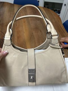 （分類：）位於 。 由 jtholic 提交（商品編號 1464179652，圖片 1）。簡介： 。